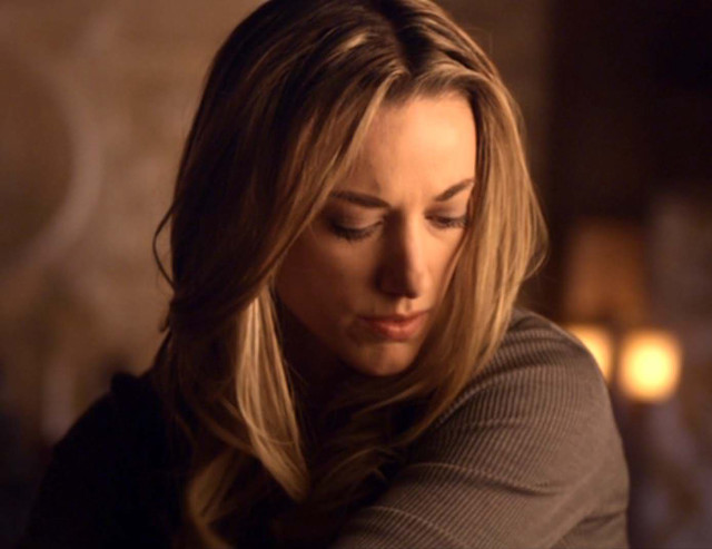 Woman longhair sweater cellphone dimroom free wallpaper for desktop - medium preview image