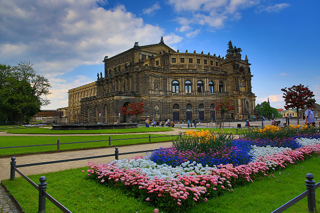 Large building garden sunny day free wallpaper for desktop - medium preview image