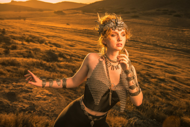 Woman costume field snake arm free wallpaper for desktop - medium preview image