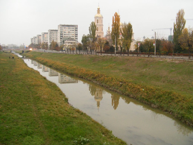 Danube park river clock tower free wallpaper for desktop - medium preview image