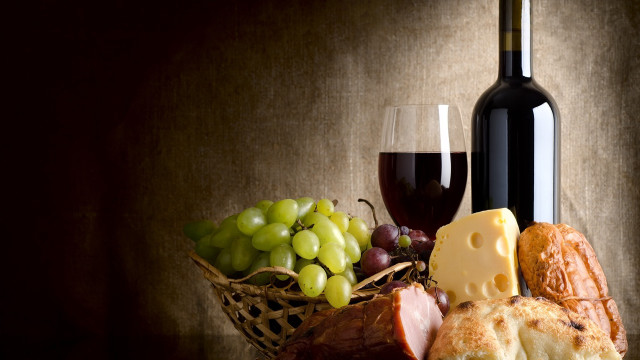 Basket bread grapes wine bottle free wallpaper for desktop - medium preview image