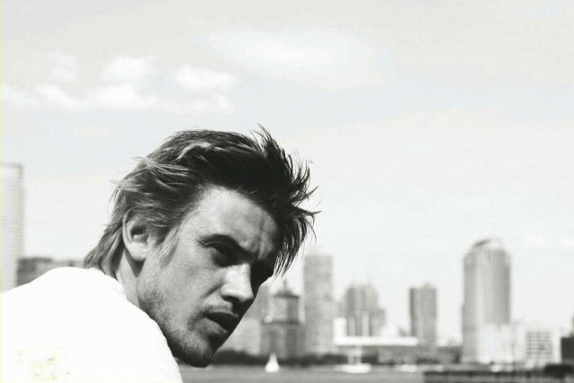 Man cityskyline cellphone blackandwhite romanticism free wallpaper for desktop - medium preview image