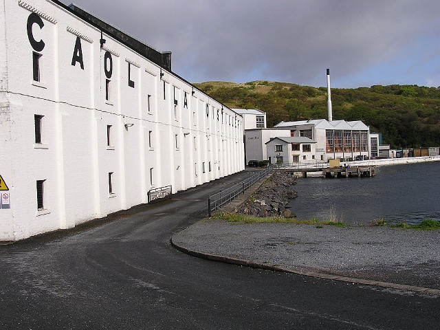 Building sign water boat next free wallpaper for desktop - medium preview image