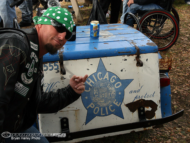 Polka dot man police box free wallpaper for desktop - medium preview image