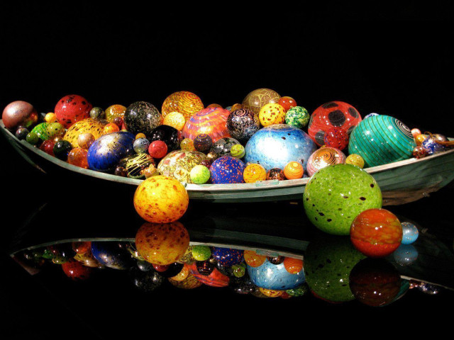Boat colorful balls reflection black free wallpaper for desktop - medium preview image