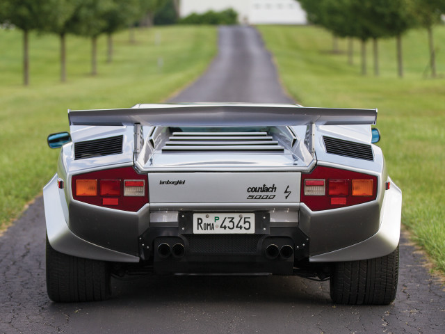 Silver sports car road grass free wallpaper for desktop - medium preview image