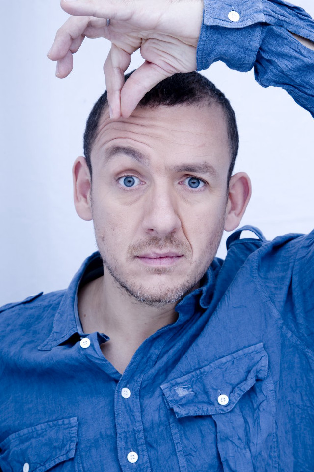 Man hands head face camera free wallpaper for mobile - medium preview image