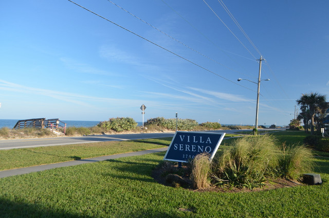 Sign grass road beach car free wallpaper for desktop - medium preview image