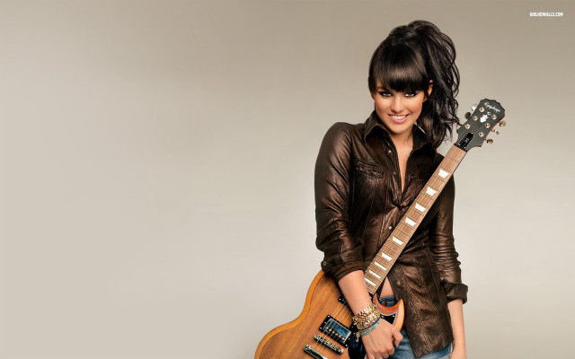 Woman guitar portrait precisionism jewelry free wallpaper for desktop - medium preview image