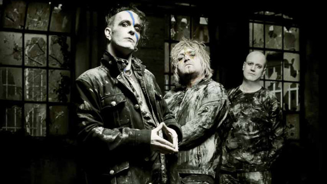 Men group window glass standing free wallpaper for desktop - medium preview image