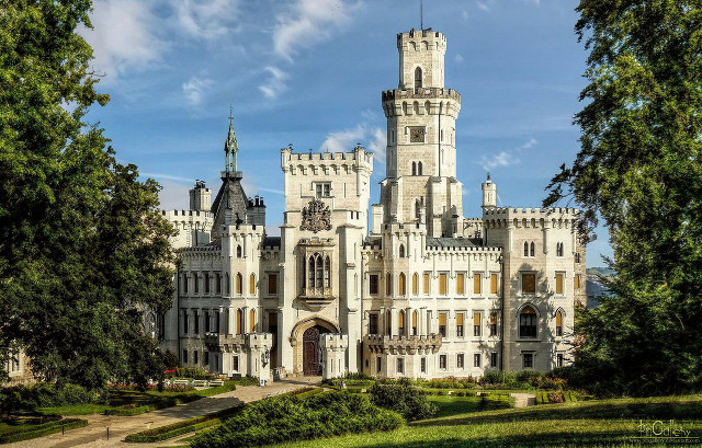 Castle clock tower park trees free wallpaper for desktop - medium preview image
