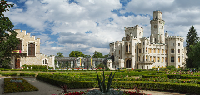 Large white castle garden sky free wallpaper for desktop - medium preview image