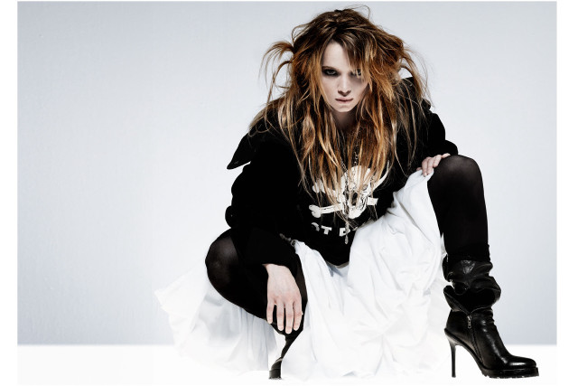 Gothic fashion portrait longhair blackboots free wallpaper for desktop - medium preview image