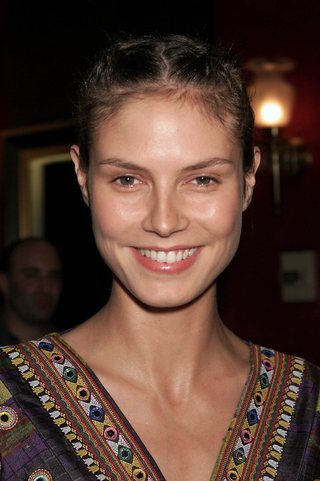 Woman smiling man background smiling free wallpaper for mobile - medium preview image