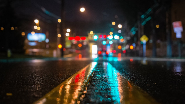 Wet street traffic lights night #3 free wallpaper for desktop - medium preview image