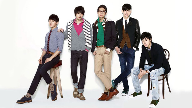 Young men sitting chair white free wallpaper for desktop - medium preview image