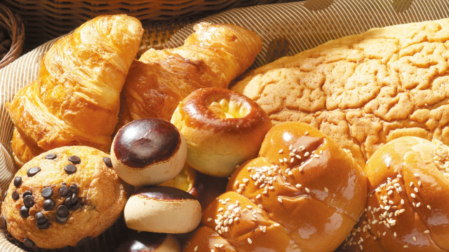 Basket filled pastries cookies table free wallpaper for desktop - medium preview image