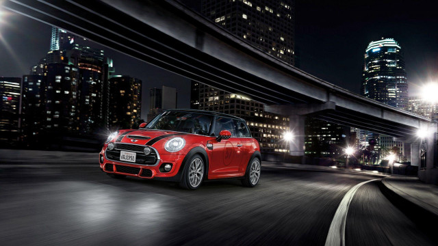 Red mini cooper city night free wallpaper for desktop - medium preview image