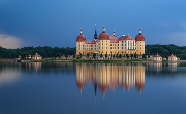 Large building red roof lake free wallpaper for desktop - medium preview image