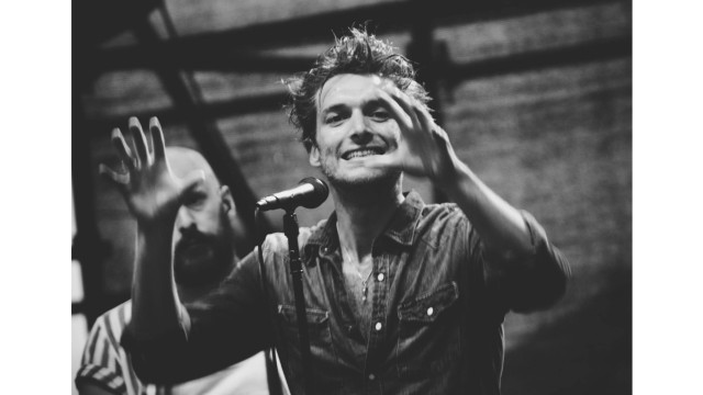 Man microphone beard kitsch blackwhite free wallpaper for desktop - medium preview image