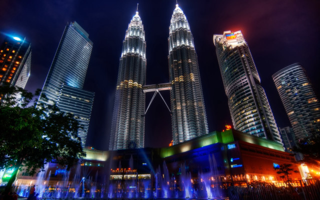 Night city tall buildings fountains free wallpaper for desktop - medium preview image