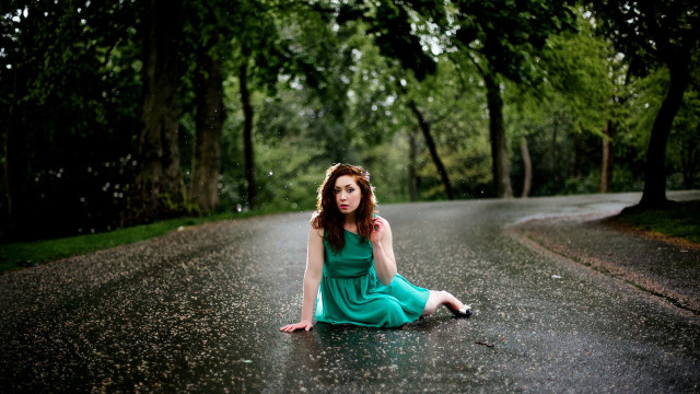 Woman sitting road rain green #5 free wallpaper for desktop - medium preview image
