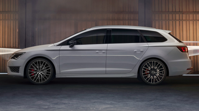 White car garage light red free wallpaper for desktop - medium preview image