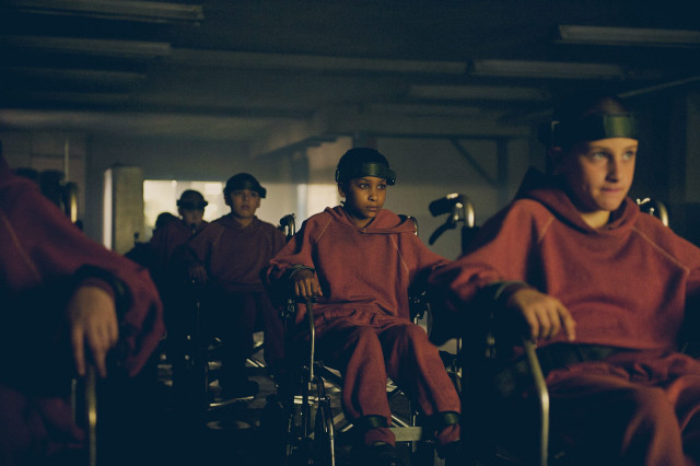 Group people sitting chairs room free wallpaper for desktop - medium preview image