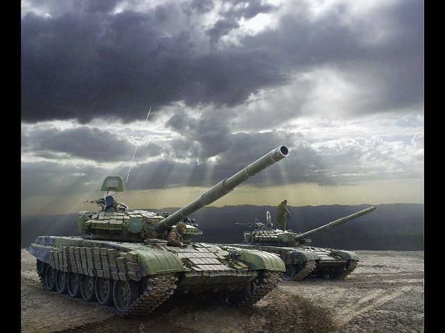 Tanks field cloudy sky sunbeam free wallpaper for desktop - medium preview image
