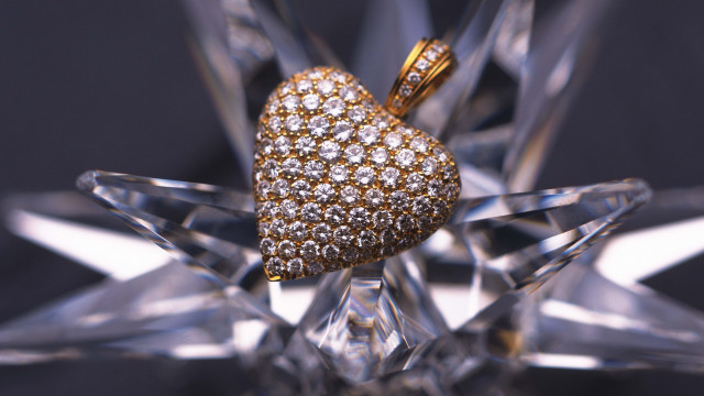 Diamond heart brooch crystal star free wallpaper for desktop - medium preview image