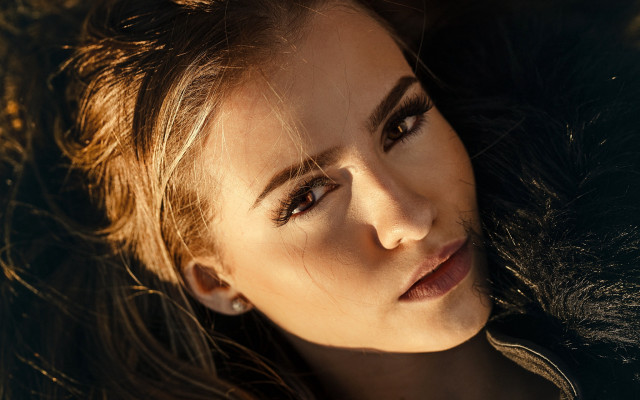 Woman longhair furcoat serious americanbarbizon free wallpaper for desktop - medium preview image