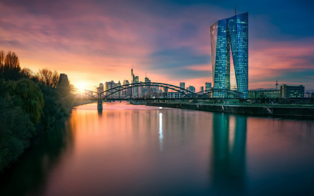 Bridge river city sunset blurry free wallpaper for desktop - medium preview image