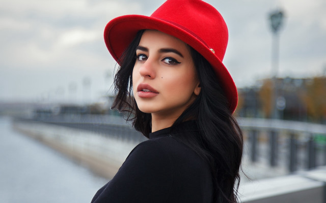 Woman red hat bridge portrait free wallpaper for desktop - medium preview image
