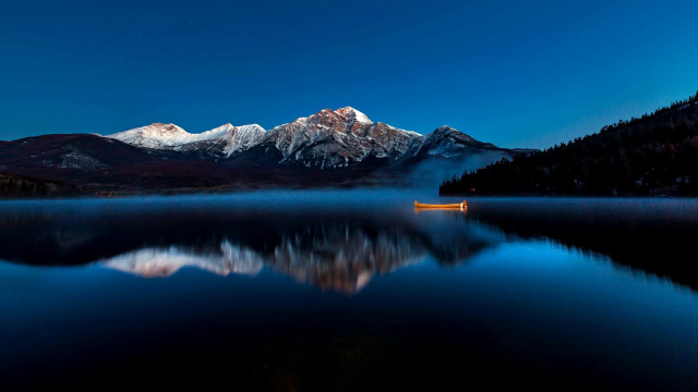 Still lake mountain night blue free wallpaper for desktop - medium preview image