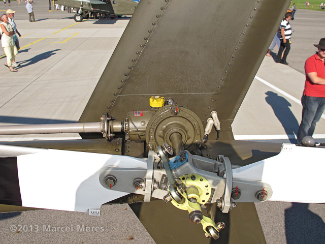 Propeller plane people walking red free wallpaper for desktop - medium preview image