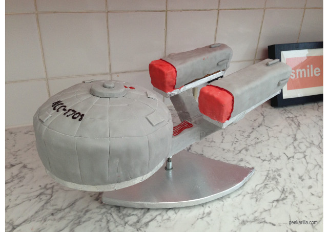 Cake space shuttle smiling countertop free wallpaper for desktop - medium preview image