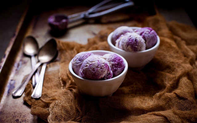 Two bowls ice cream spoons free wallpaper for desktop - medium preview image