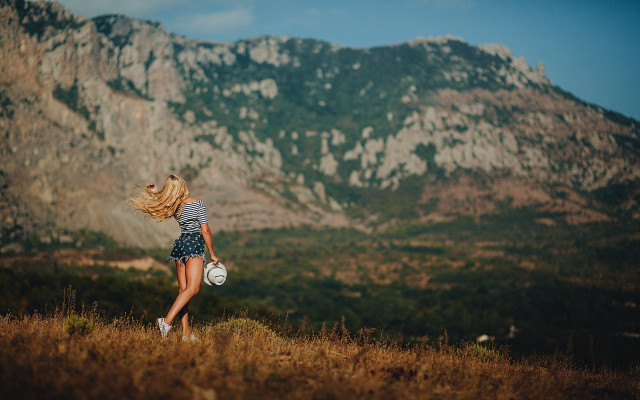 Woman dress field mountains blue free wallpaper for desktop - medium preview image