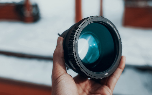 Snowy portrait camera lens tilt free wallpaper for desktop - medium preview image
