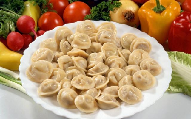 Dumplings vegetables peppers tomatoes food free wallpaper for desktop - medium preview image