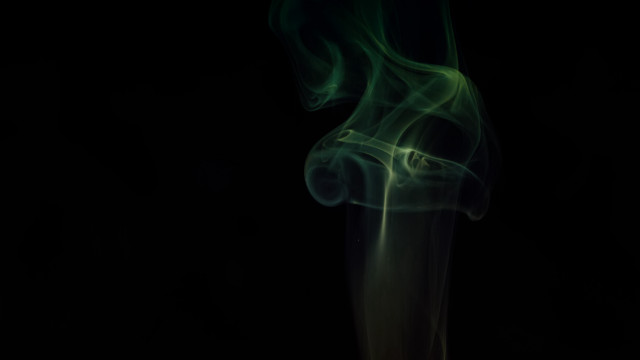 Smoke stack green trail raytraced free wallpaper for desktop - medium preview image