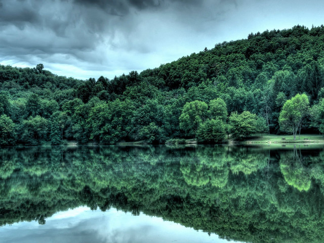 Lake forest cloudy sky background free wallpaper for desktop - medium preview image