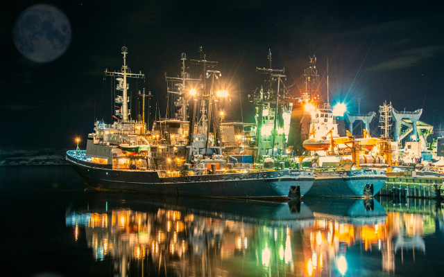 Large ship pier night full free wallpaper for desktop - medium preview image