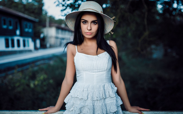 Woman white dress hat train free wallpaper for desktop - medium preview image