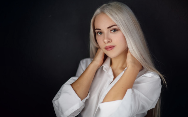 Blonde woman rococo portrait blue free wallpaper for desktop - medium preview image