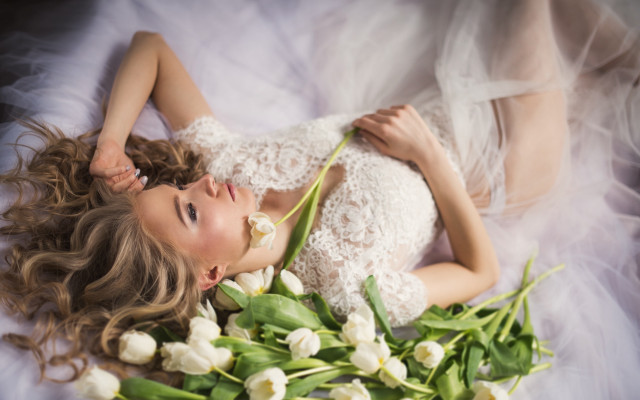 Romantic woman laying flower teddy free wallpaper for desktop - medium preview image