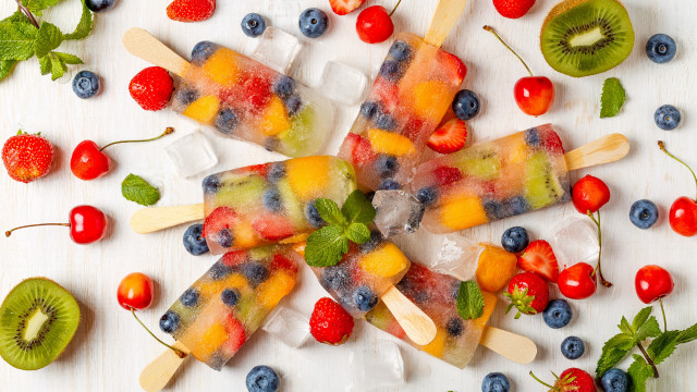 Fruit popsicles mint strawberries summer free wallpaper for desktop - medium preview image