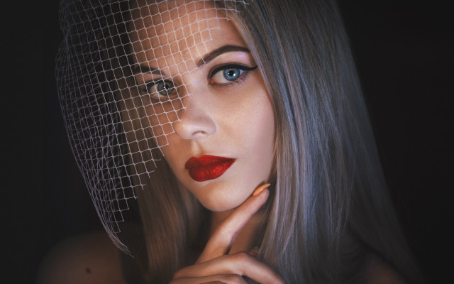 Woman veil redlipstick posing portrait free wallpaper for desktop - medium preview image