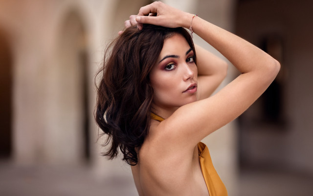 Yellow bikini woman wind portrait free wallpaper for desktop - medium preview image