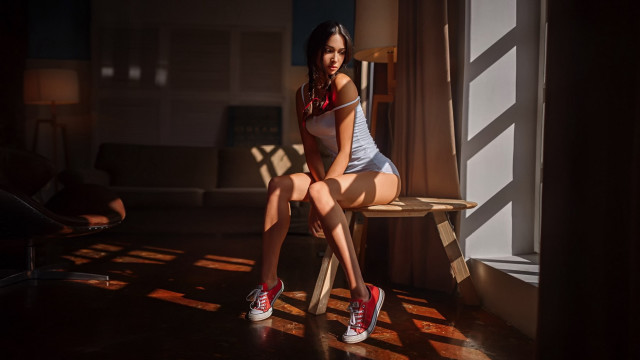 Woman sitting room sunlight tilt free wallpaper for desktop - medium preview image